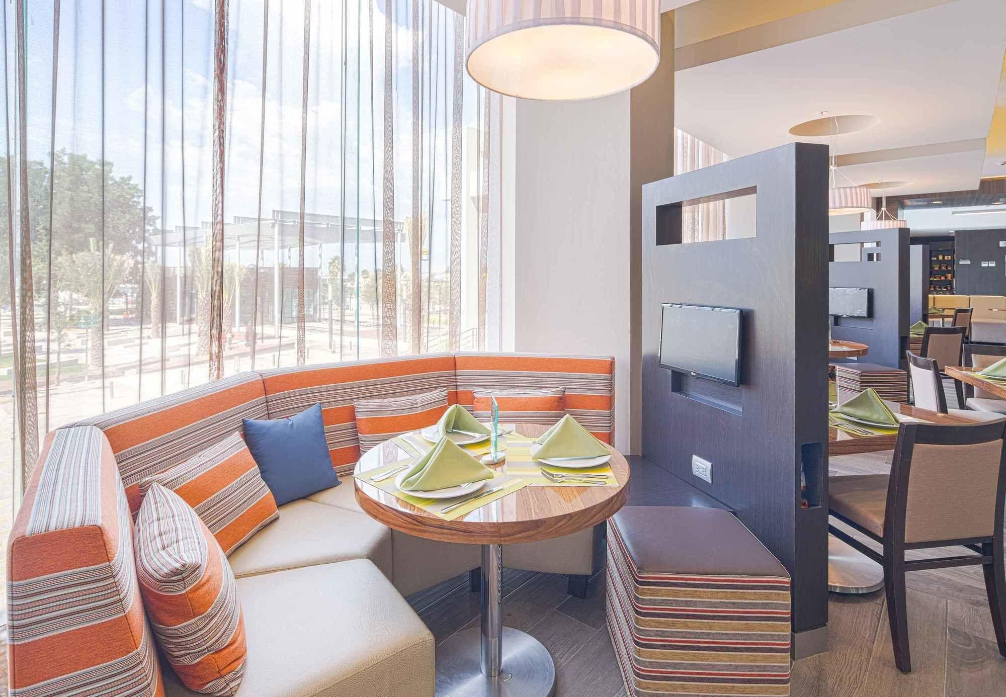 Courtyard By Marriott Saltillo Exterior photo