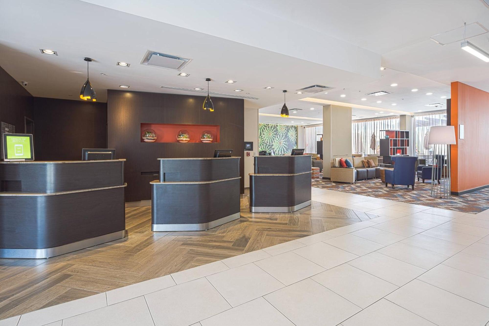 Courtyard By Marriott Saltillo Exterior photo